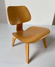 Vitra Miniaturen, LCW "Eames" 1945, Loung chair wood