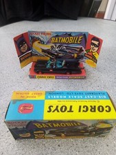 CORGI TOYS Batmobil 1966 im Originalkarton plus Batcopter und 1968 CORGI Katalog