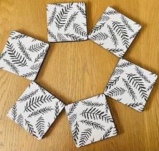 6 Untersetzer . Kork. Schwarz/Weiss. Blätter. 9 Cm