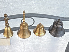 Set aus 4 antike Glocken