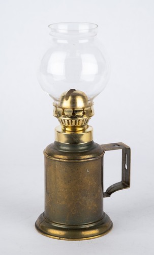 Alte petroleumlampe öllampe - petroleumlampe, /