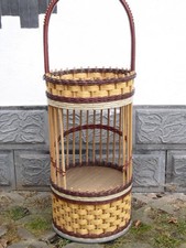 Korbständer für Flaschen und Gläser hell