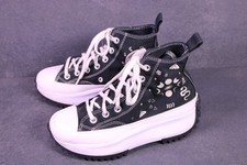 Converse Run Star Hike