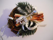 Mini – Kranz mit silberner Trompete  Weihnachtsdekoration Adventsdeko