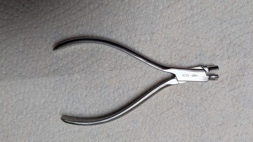 Pfeilformzange