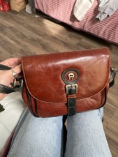 Aigner Damen Leder Sattel