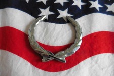 US EMBLEM CADILLAC METALL KRANZ CHEVROLET CAR AUTO BADGE LOGO DEKO TYP DEKO USA 