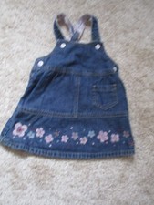 1 Trägerrock --- Größe :  62