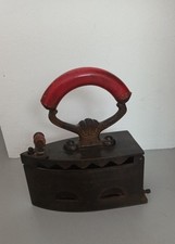 gusseisernes Kohle Bügeleisen