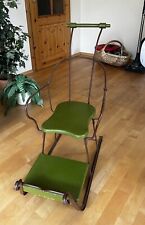 Antiker Eisenschlitten mit Rückenlehne zum Schieben