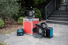 2x ARRI D5 575 HMI Stufenlinsenscheinwerfer mit Vorschaltgeräten und Koffer