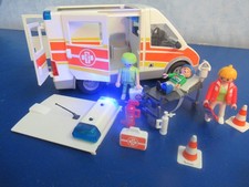 6685 Krankenwagen  Figuren zu