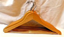 10 X Holz Kleiderbügel mit Anti-Rutsch-Steg neuwertig