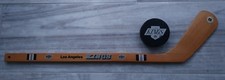 Eishockey Puck made in Kanada und Hockey Mini Schläger  NHL Los Angeles Kings