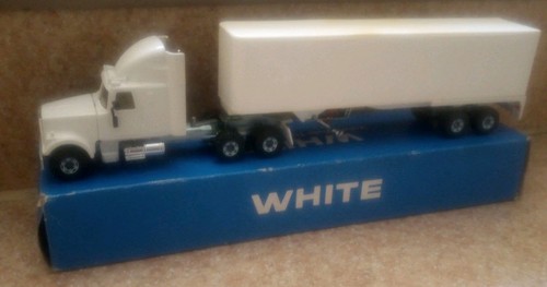 Volvo white integral sleeper - volvo,