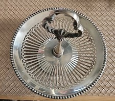 Vintage versilberte Fußschale mit Tragegriff Durchbrucharbeit Etagere 