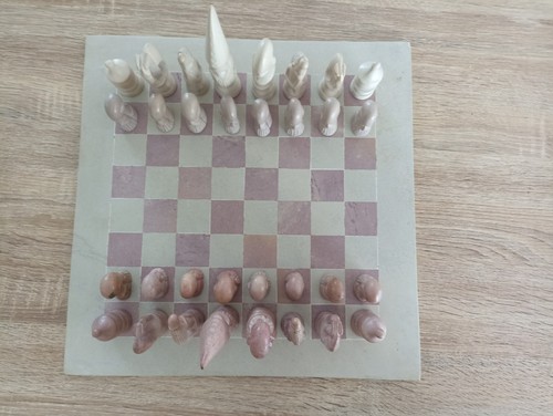 Schachbrett aus speckstein mit - schachbrett,
