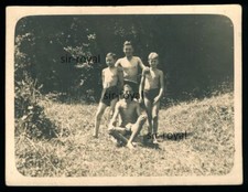 Jungmänner beim Bade-Ausflug