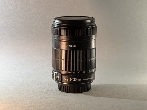 Canon 135 mm is - ef-s,