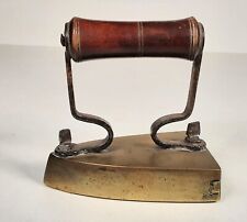 Antikes Bügeleisen, kleines