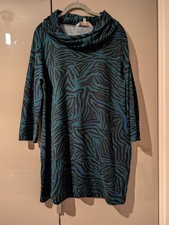 Kleid Apricot Gr. XL grün