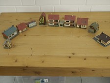 Ensemble Stadthäuse für Modelleisenbahnlandschaft  H0 teilw. beleuchtet