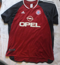 FC. Bayern München  Kleine Trikotsammlung plus 1 T-Shirt