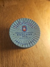 alte Blechdose KOH-I-NOOR für Stahlstecknadeln mit Inhalt und Preisetikett (DDR)