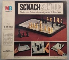 MB Spiele: SchachSchule - Sie lernen Schach in weniger als 3 Stunden [Brettspiel
