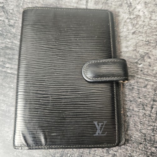 Louis vuitton epi agenda lv - agenda,