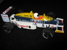 Scalextric Renault/Honda F1 No 5 Slot Car RTR 132