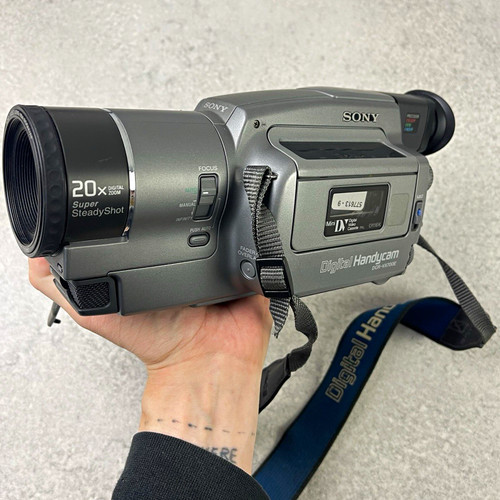 Sony handycam dcr vx700e - sony,