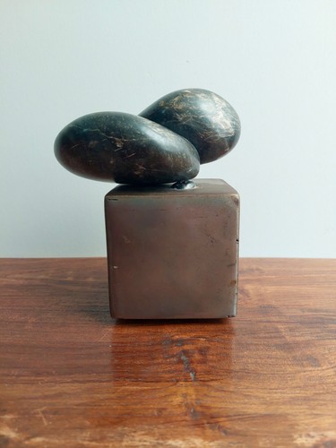 Eisen und stein skulptur - eisen,