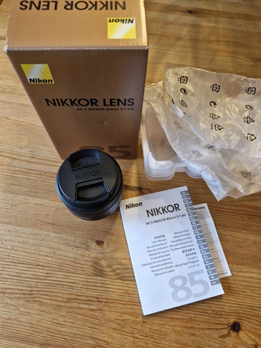 Nikon nikkor 85mm 1 8g - nikon,