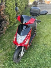 Roller 50 ccm, Inklusiver Helm, Fahrzeugpapiere vorhanden. Guter Zustand