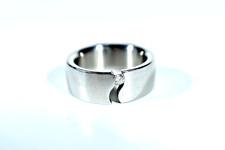 BUNZ ° satinierter Stahl / Brillant ( weiss / si ) Spannring °  Designerring