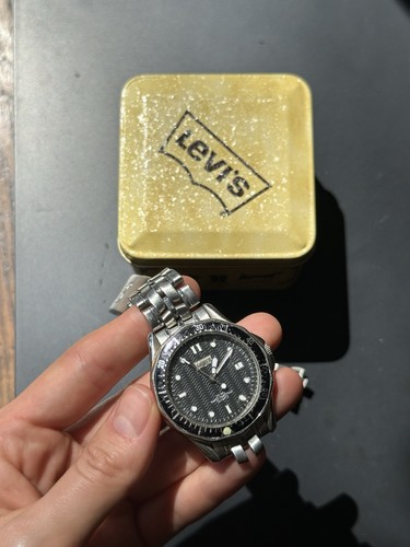 Wristwatch levis 160 feet - ,