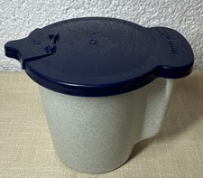Tupperware 574-22 - Milchkännchen -  grau mit blauen Deckel- 2-teilig