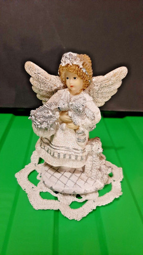 Weihnachtsengel weiß filigran