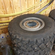 Michelin XZL 365/80R20 auf Sprengringfelgen