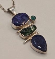 Lapislazuli und Smaragd