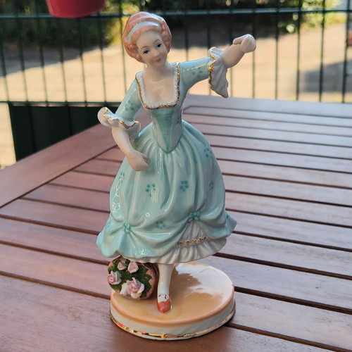 Cdc porzellanfigur dame rokoko - porzellanfigur,