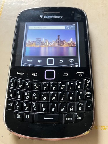 Blackberry bold 9900 - blackberry,