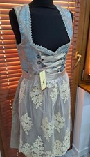 Neuer Dirndl mit Etikett –