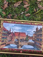 Große, alte Blechdose der