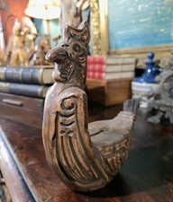 Antike schöne handgeschnitzte