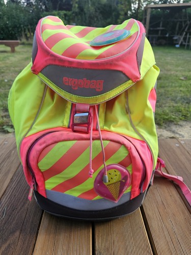 Ergobag strahlebär neo pink - neo,
