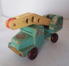 Altes kleines Holzauto Kienel