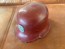 Alter Feuerwehrhelm im