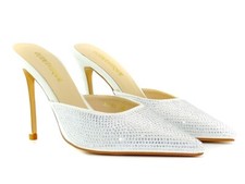 Weiße Flip-Flops mit